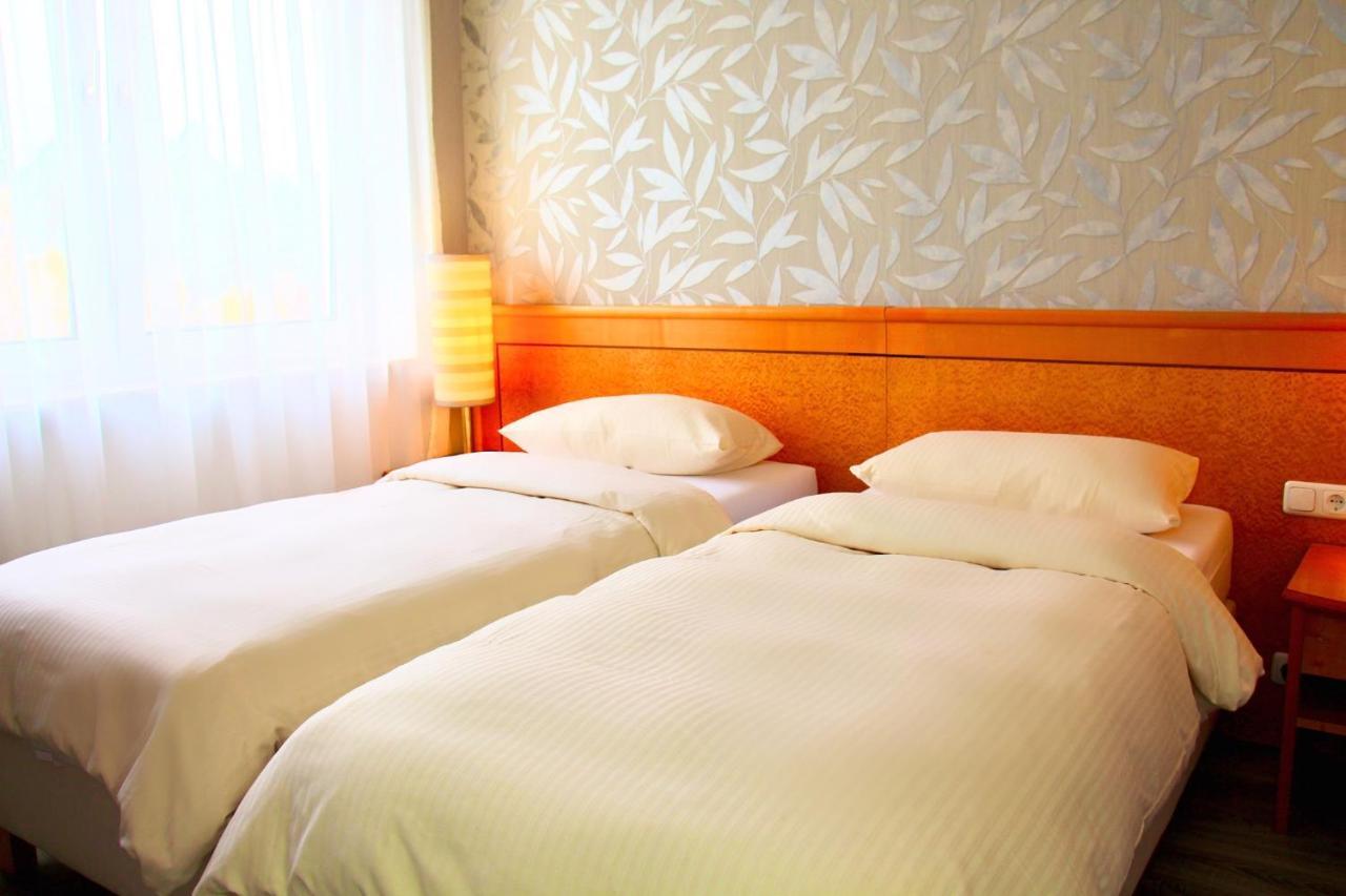 Parkhotel Viktoria Фельтен Экстерьер фото
