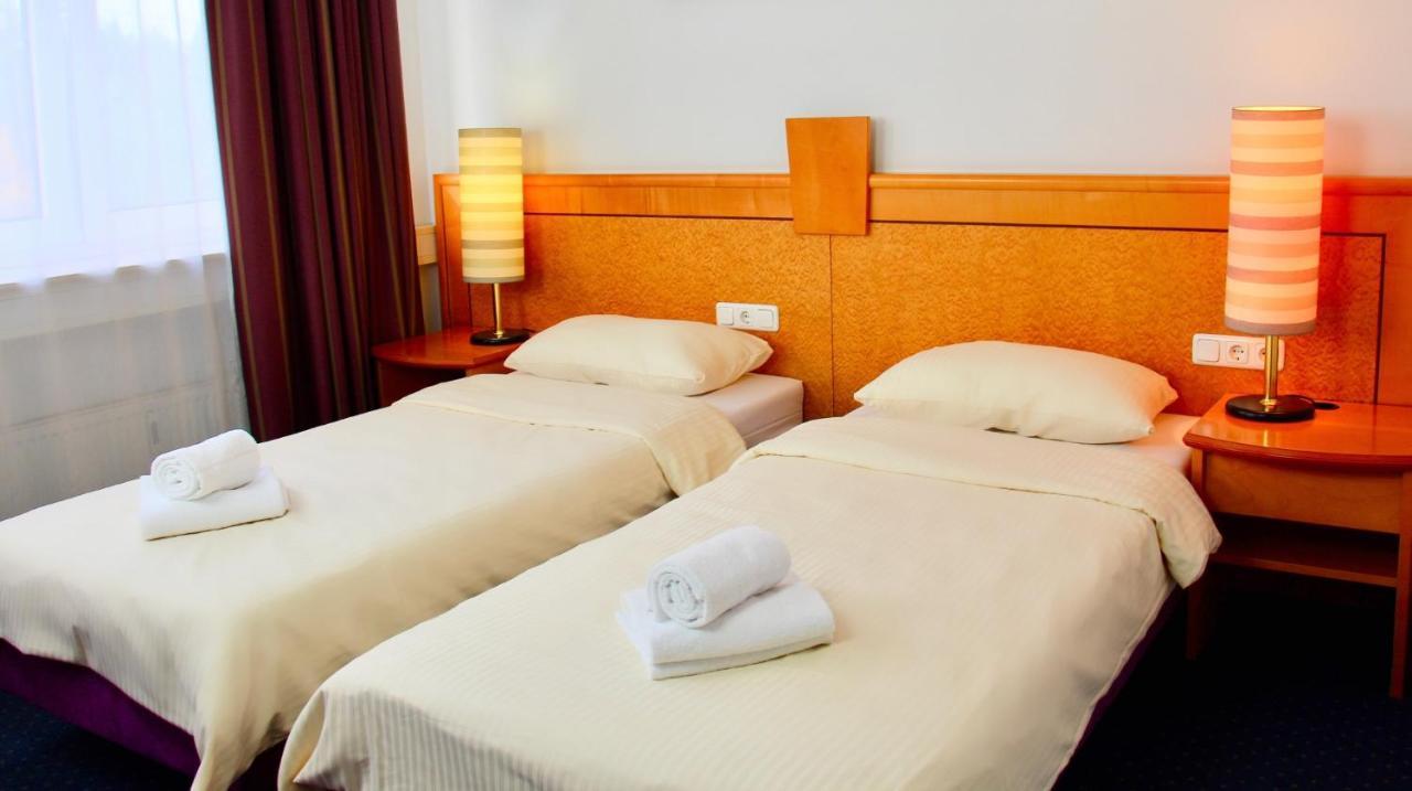 Parkhotel Viktoria Фельтен Экстерьер фото